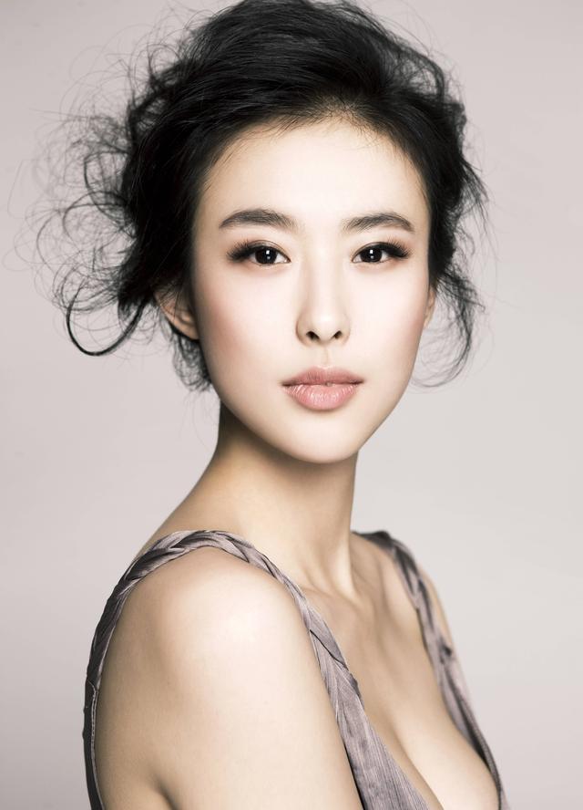 太可惜了一个被车模担误了的美女——翟凌，她的另一个称呼：兽兽