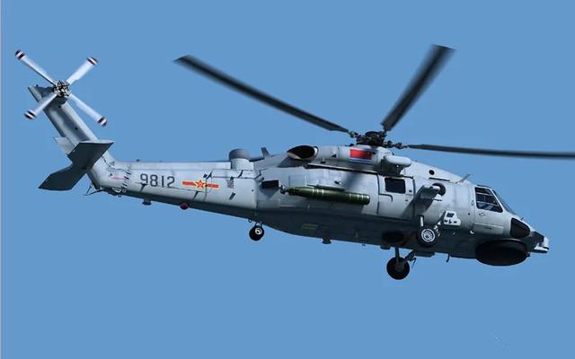 ���²��ϣ��й�075��װ��������2��ֱ-20���е���Щս������