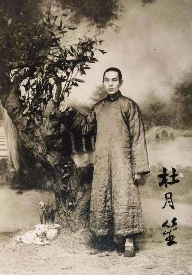杜月笙被称为上海杜月笙被称为上海闻人，他非