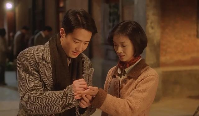 四大天王搭戏，刘德华下跪“求婚”，巅峰隐退