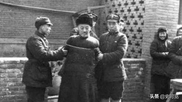 此人曾与四大元帅平级，却选择叛变投敌，解放