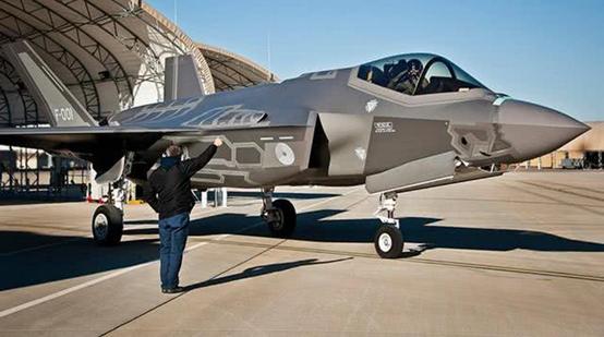 全面压制F16V战机，美国人都承认歼10厉害，有几个国家是准客户