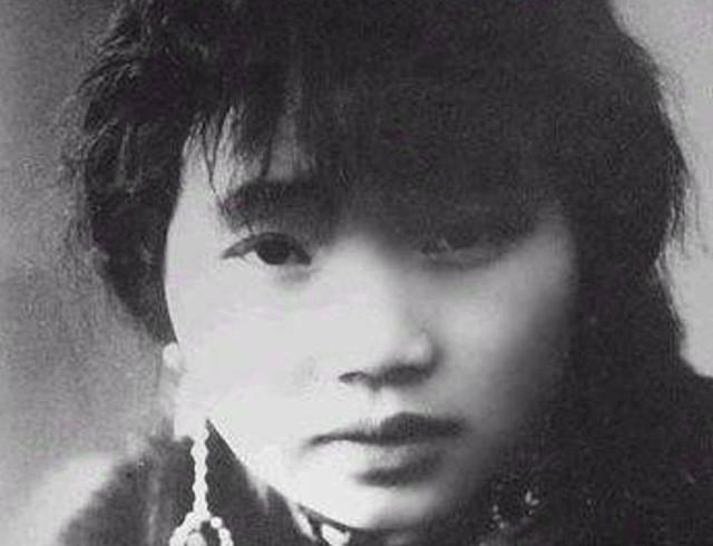 刘文彩姨太婚内偷欢多年，拿钱与戏子私奔，被