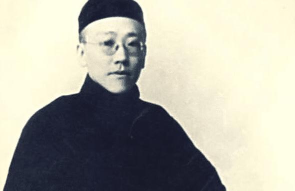 他们是青梅竹马，新婚前男友却将她送给47岁父亲