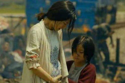 《釜山行2》上映，今年的黑马来袭，没有孔刘的丧尸片你还期待吗