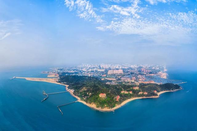 这个夏天值得去的滨海小城，海景秒杀海南厦门
