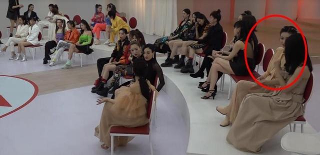 张萌要请许飞演戏，不顾朋友的忠告，万茜和吴