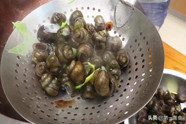 �㳴��������������������ζ�����շ�����1�У����ⱥ��һ������