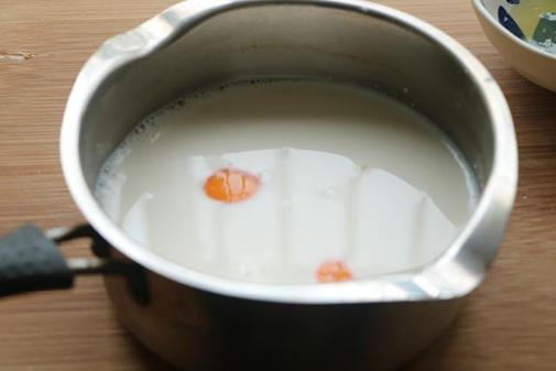 牛奶別總直接喝，在家輕松做特色美食，味道香醇可口，孩子的最愛
