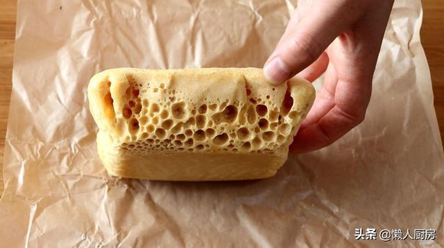 童年最爱吃的蜂窝糖这样做，吃起来脆脆的，酥酥的，不发硬