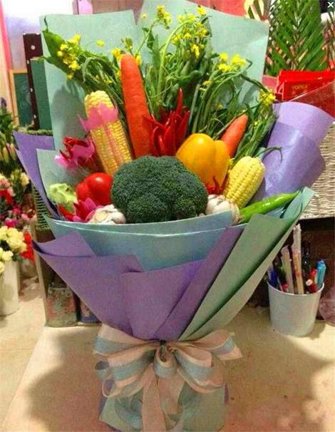 温暖520，创意礼品.蔬菜鲜花组合花束.