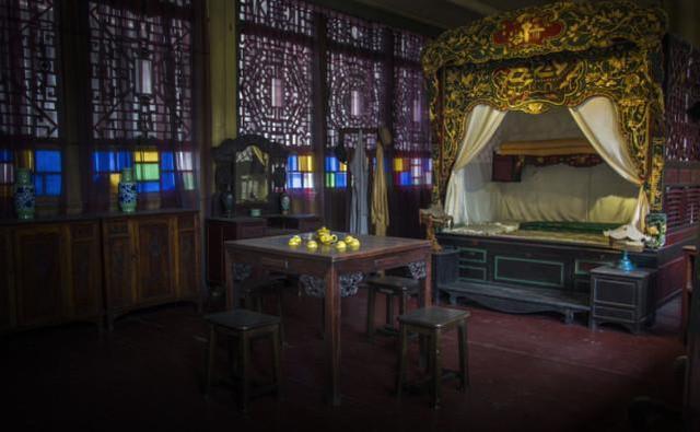 刘文彩姨太婚内偷欢多年，拿钱与戏子私奔，被