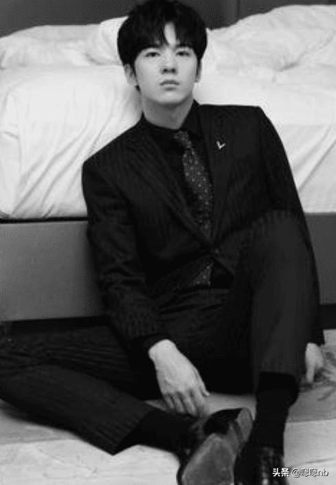 一人毁了一个团？《天天向上》海报高天鹤被P掉，王一博也被连累