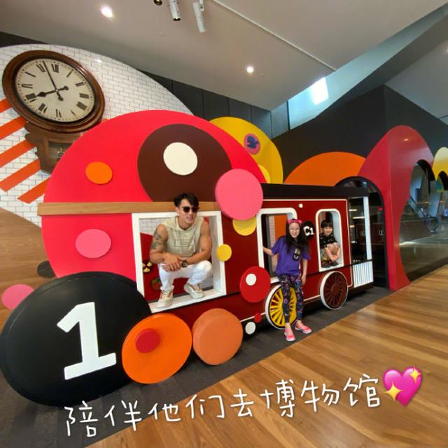 吴尊晒带娃日志，Max变勇敢男子汉，Neinei可爱表情抢镜