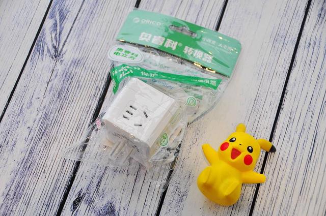 解决桌面排线凌乱困扰，奥睿科(ORICO)电立方桌面立体插座