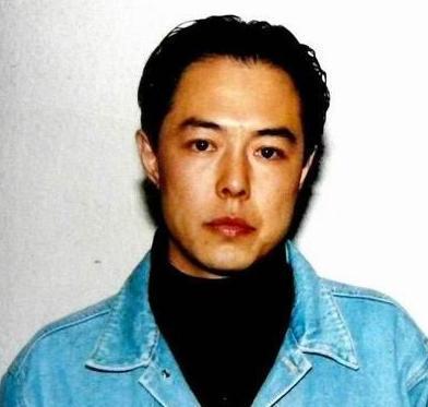 64岁的张铁林：曾有7段感情3个孩子，为何如今仍