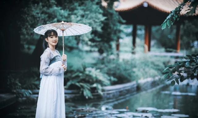 三亚1.5h直达！这座全国荔枝第一甜的海滨古城，