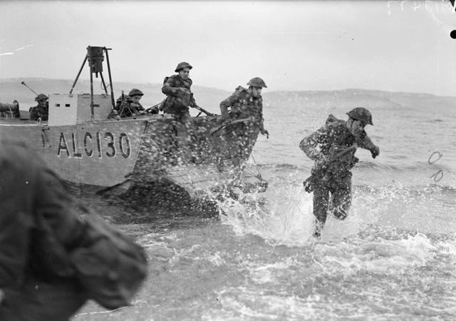 �¹�������һ���ڣ����пα�д�ĺ��������ս�¾��Ǳ�ȺŹ������