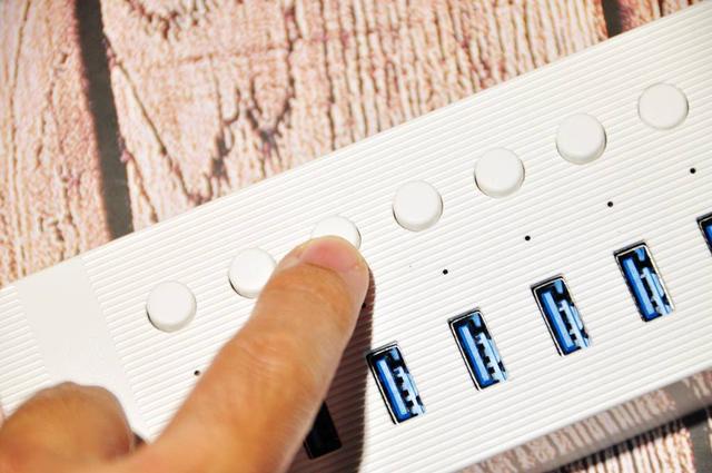 和USB端口不够用说拜拜，ORICO7口USB3.0分线器体验