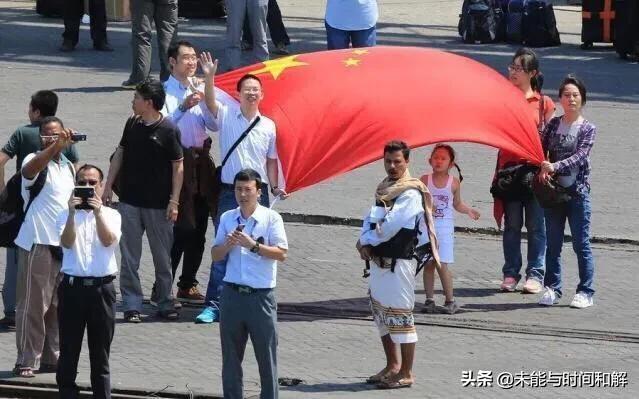 感到自豪！中国撤侨时，武装分子根本不敢接近