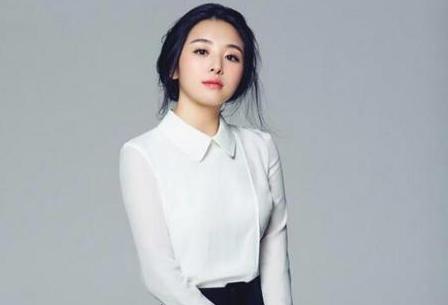 张含韵：出道即巅峰，却被骂“公交车”，陷陪