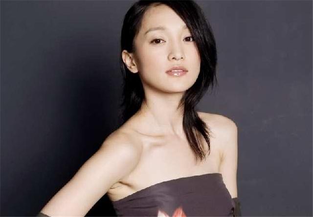 “劈腿女王”周迅被曝私生活混乱，罕见裸照曝