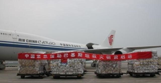 坚决与中国一起战胜“敌人”，关键时期，中国铁杆兄弟挺身而出