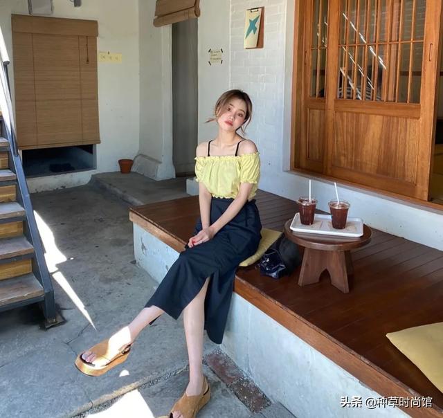 别再跟风穿T恤了，今年巨流行的“短袖”长这样