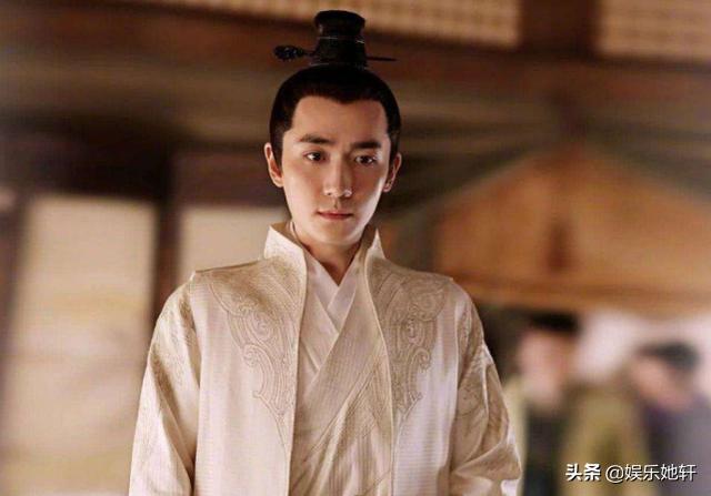 朱一龙、邓伦罕见并列热搜，双双挑战新造型，