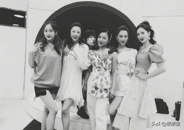 黄圣依哭为何被嘲？看到万茜、伊能静队友离去的哭，就知她不亏