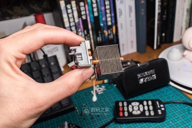 卡西欧CASIO激光+LED短焦投影仪UP50WN拆解，维修偏