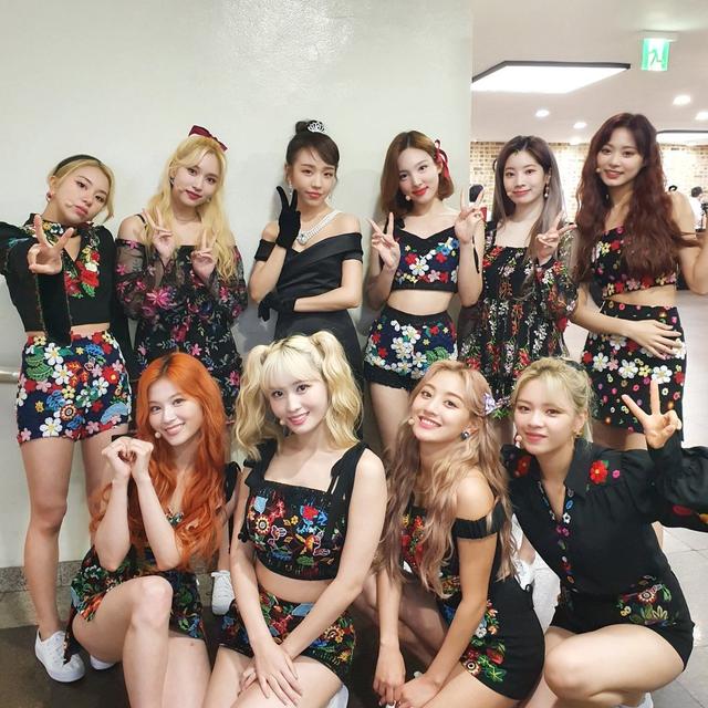 历代女团第一！TWICE回归再次刷新纪录，同张专辑两个白金认证