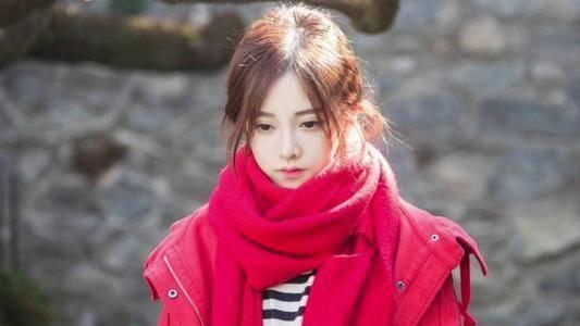 排名超过李健、华晨宇，网络歌手冯提莫是否被高估？