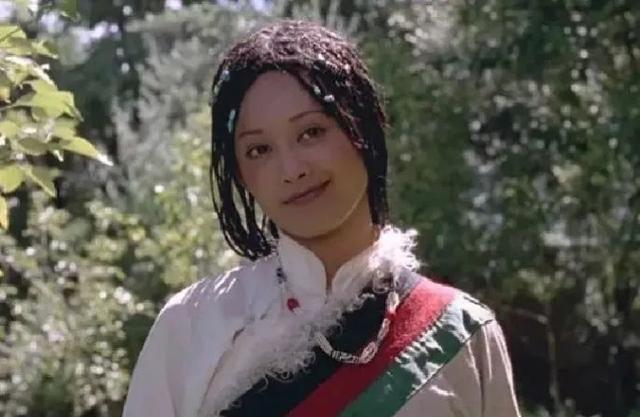 48岁逆龄出道，翻遍中国影史，也找不出这样“乘风破浪的姐姐”