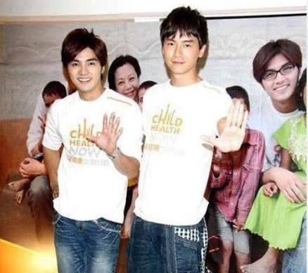 郑元畅声明喜欢女生后，绯闻女友黑正妹庆生，