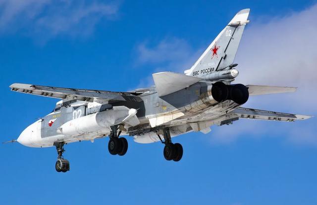 苏24战机堪称经典，搭载庞大炸弹量，已服役超千