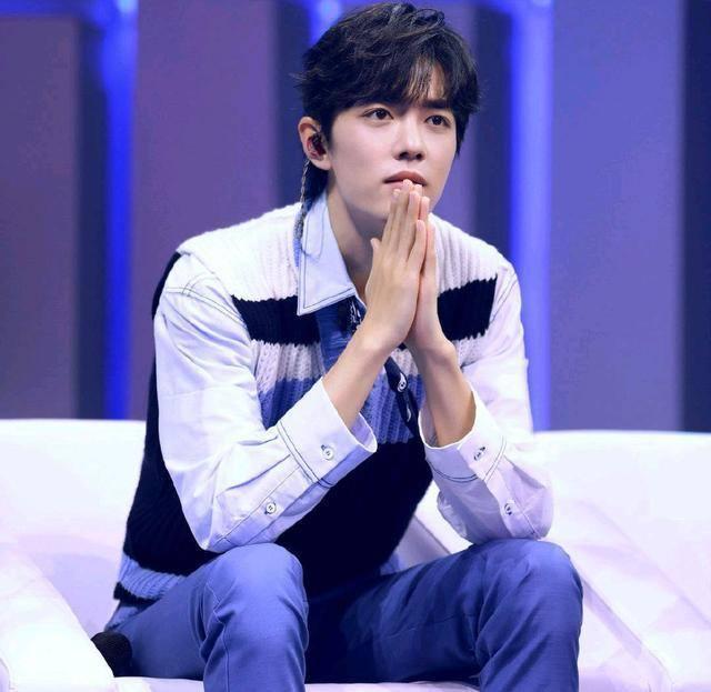 肖战倡导大家每天捐100块做公益惹众怒，对不起！这次我挺肖战了