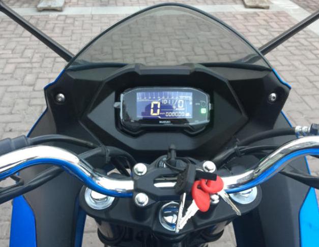 铃木最炫“街车小子”！动力合适，颜值惊艳，