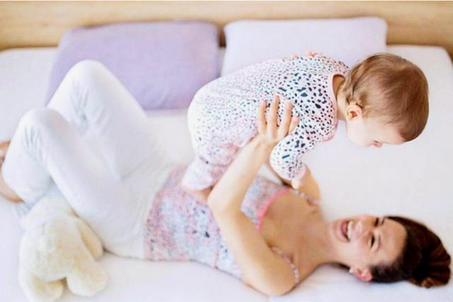 婴儿在多大的时候才认识妈妈？有这三种表现，意味着孩子认识你了