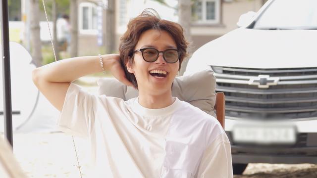 吕珍九力邀IU李知恩上综艺，谈及感情自嘲“娘胎单身22年”