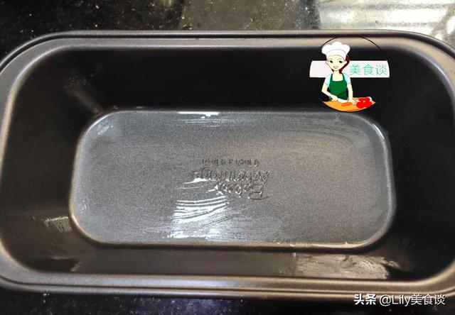 入伏后，家人最爱吃这道蒸糕，香甜软糯，每天吃一小块，能量满满