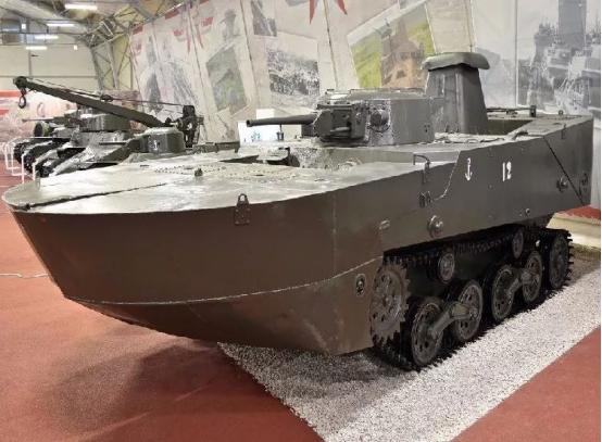 二战日本海军饱受争议的两栖装甲战车，特二式内火艇