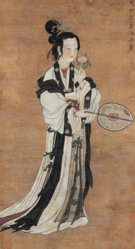 中、日、泰三国传统服饰同台大PK，大家都说：这个国家输的有点惨