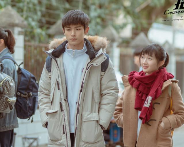 又一青春爱情剧开播！短短一天收视迅速破亿，