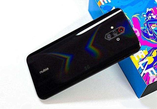 没有高刷屏还叫5G手机，这款144Hz+屏下指纹仅2399，太惊喜