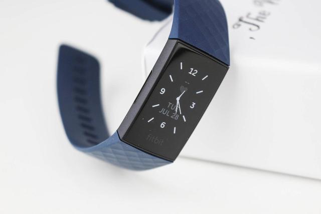 售价过千的智能手环强在哪？Fitbit Charge 4告诉你：这就叫专业