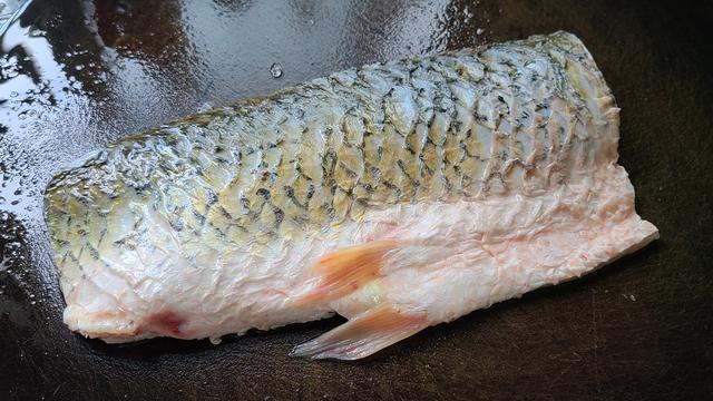 鱼肉这样做味道更香，做法简单又营养，我家经常吃的一道家常菜