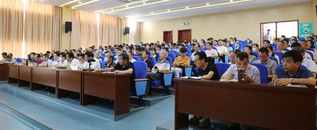 宁波工程学院党委书记苏志刚教授应邀来安徽文达信息工程学院开展专题讲座