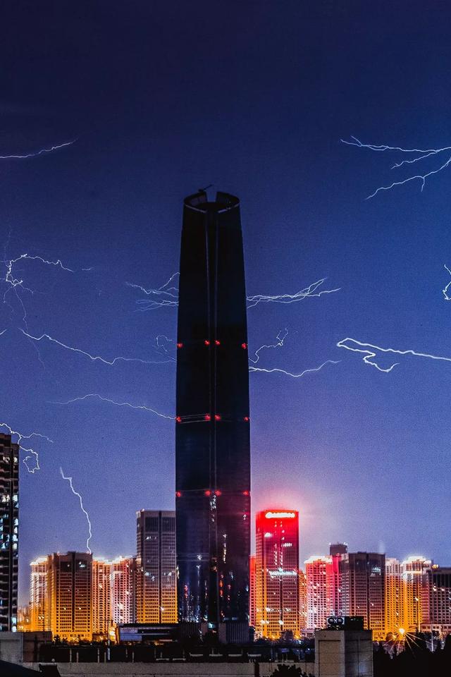 有一个武汉朋友，会是种什么体验？