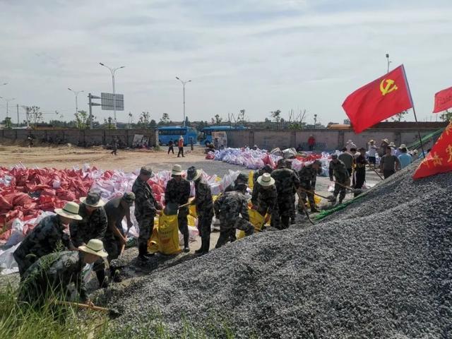 心系汛情 暖心奉献——江西嘉佳和装配式建筑有限公司董事长胡瀚
